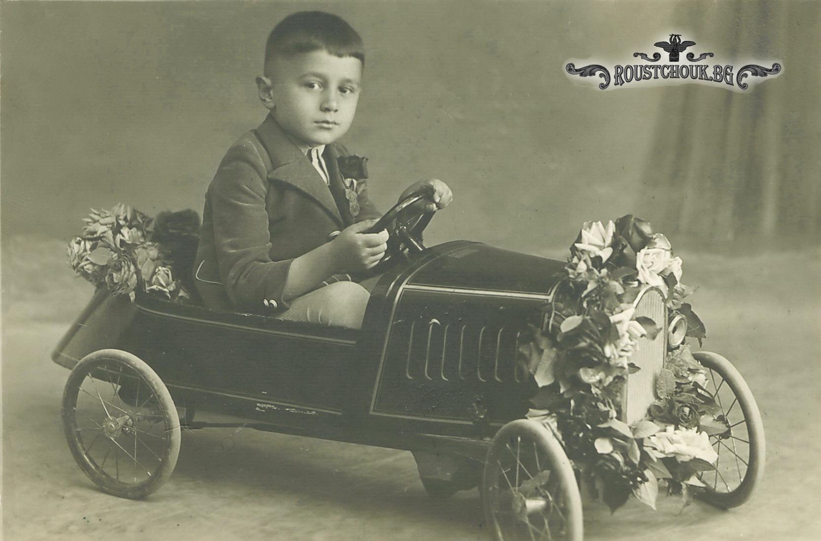 Детска количка с педали,  произведена в "ИЗКУСТВО" А.Д, Бр Габровски- Русе