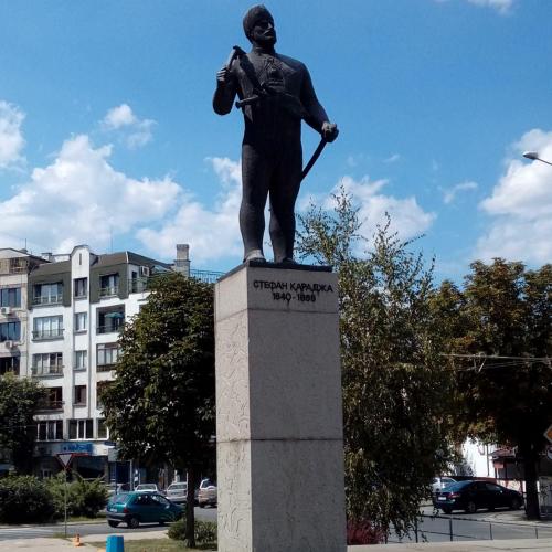 Паметникът на Стефан Караджа в Русе